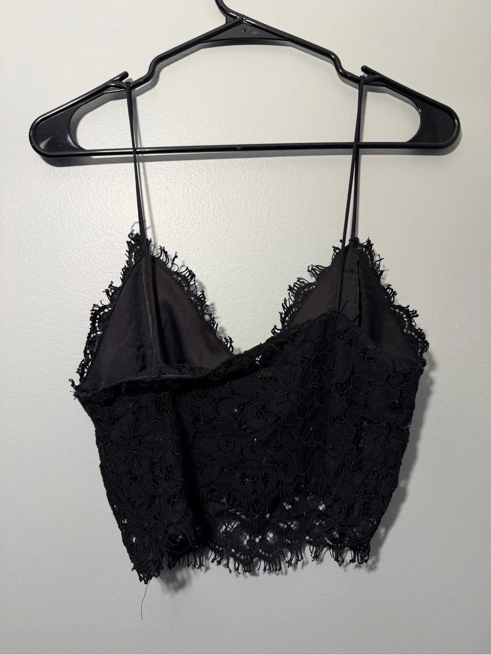 Zara Black Lace V-Neck Cropped Camisole - Picture 4 of 4